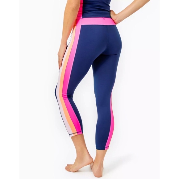 Size L Lilly Pulitzer Luxletic 24" Weekender High-Rise Legging Oyster Bay Navy - Picture 2 of 8